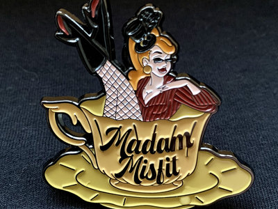 Misfit in a Teacup [PIN BADGE] main photo