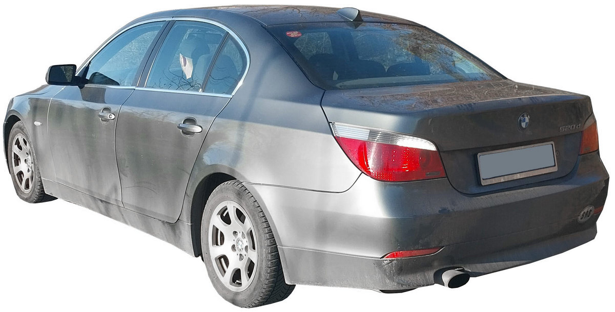 BMW 5 Series E60 2003 executive car photo detail