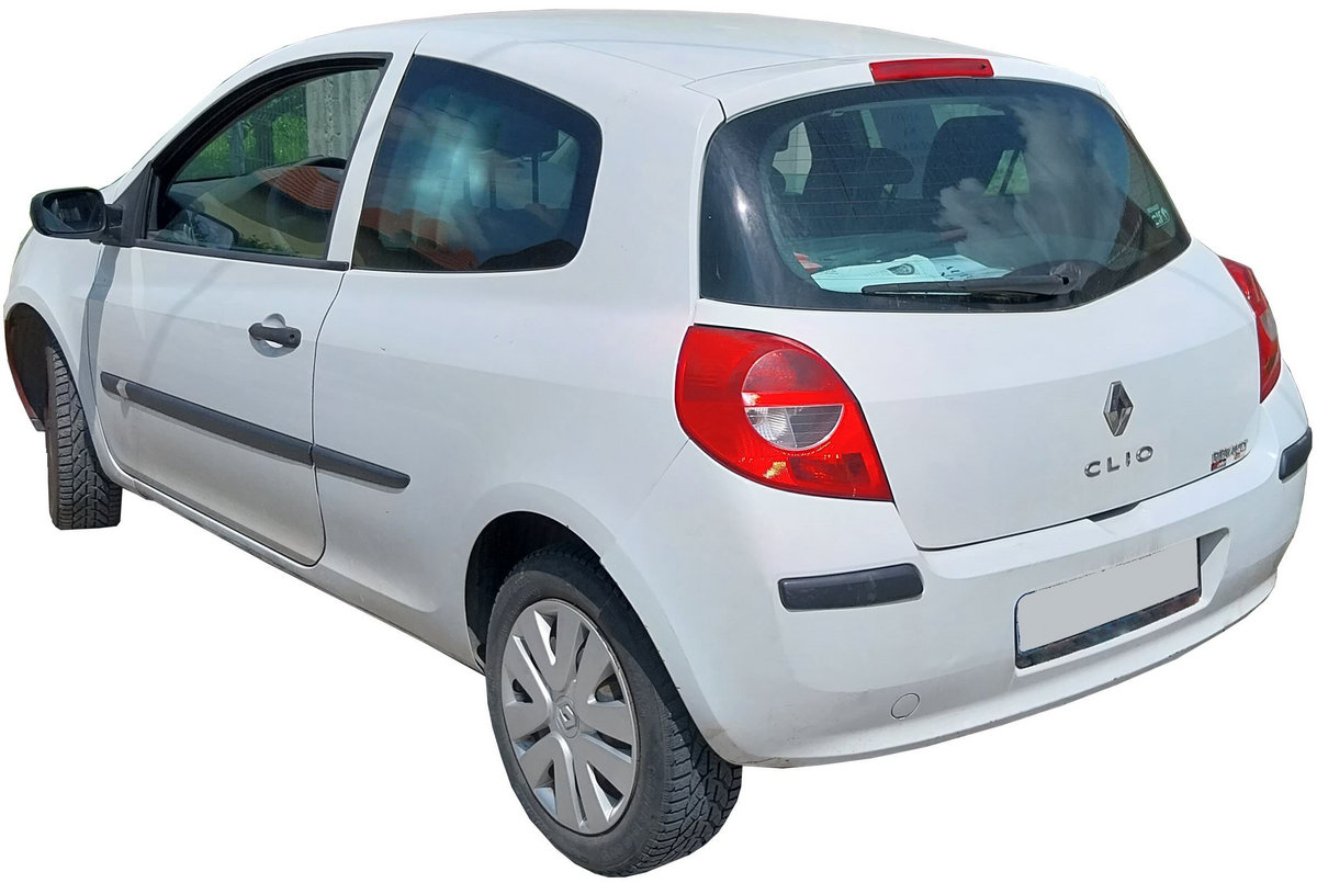 Renault Clio 2005 Subcompact Supermini Car photo detail