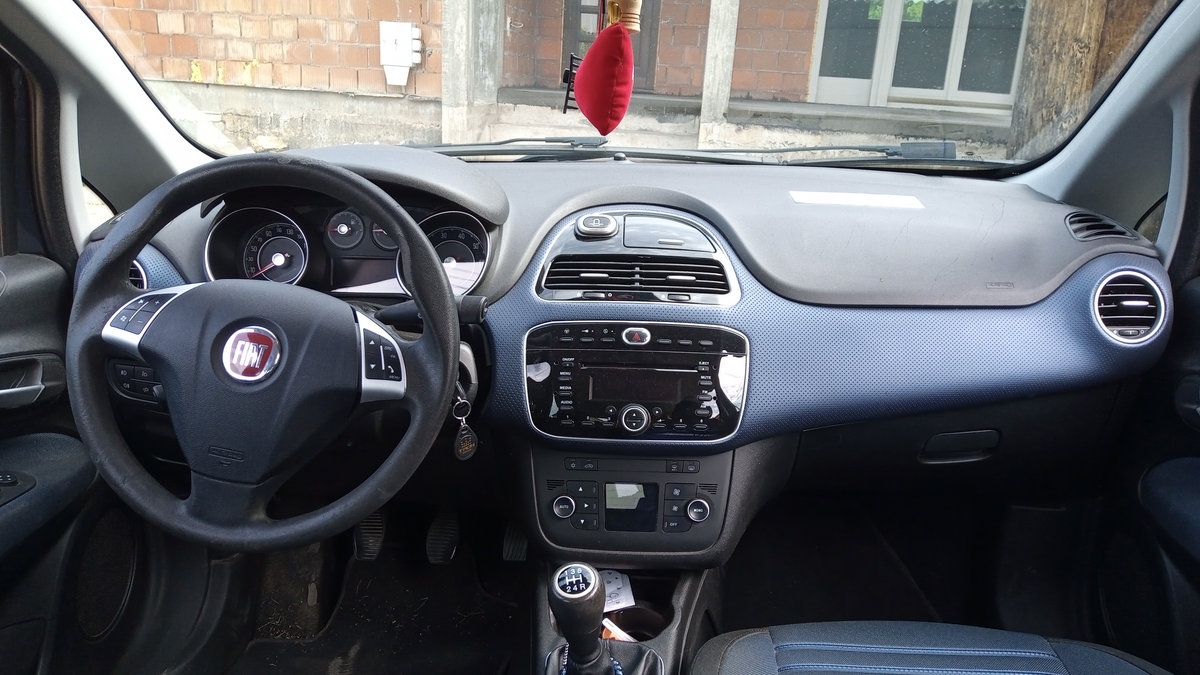 Fiat Grande Punto 2005 Subcompact Supermini Car 2 photo detail