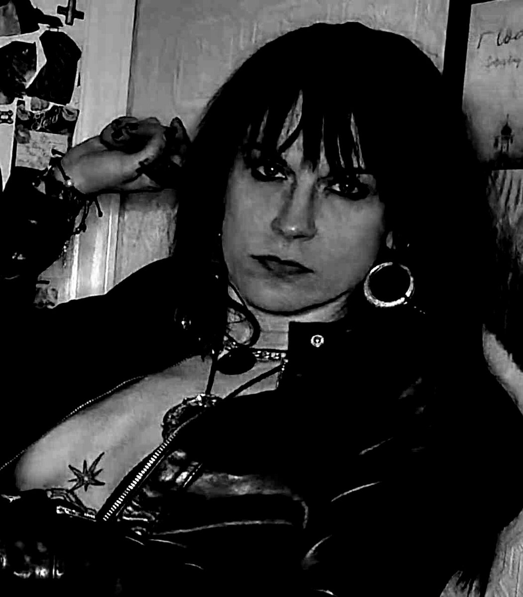 Mind Cavity Seepage Pissy Chrissy