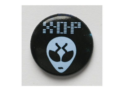X-O-Planet - Button (Alienhead) - 25mm main photo