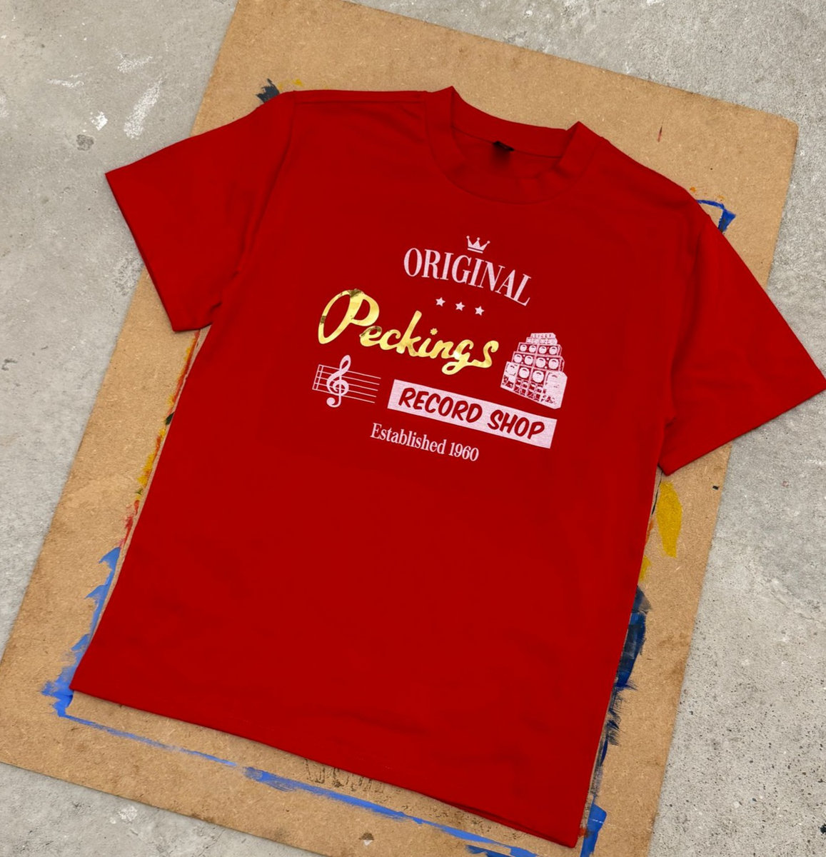 TruffleShuffle Maglietta Donna Wonder Woman Rossa Con Logo Oro – Vestibilità Aderente, 100% Cotone
