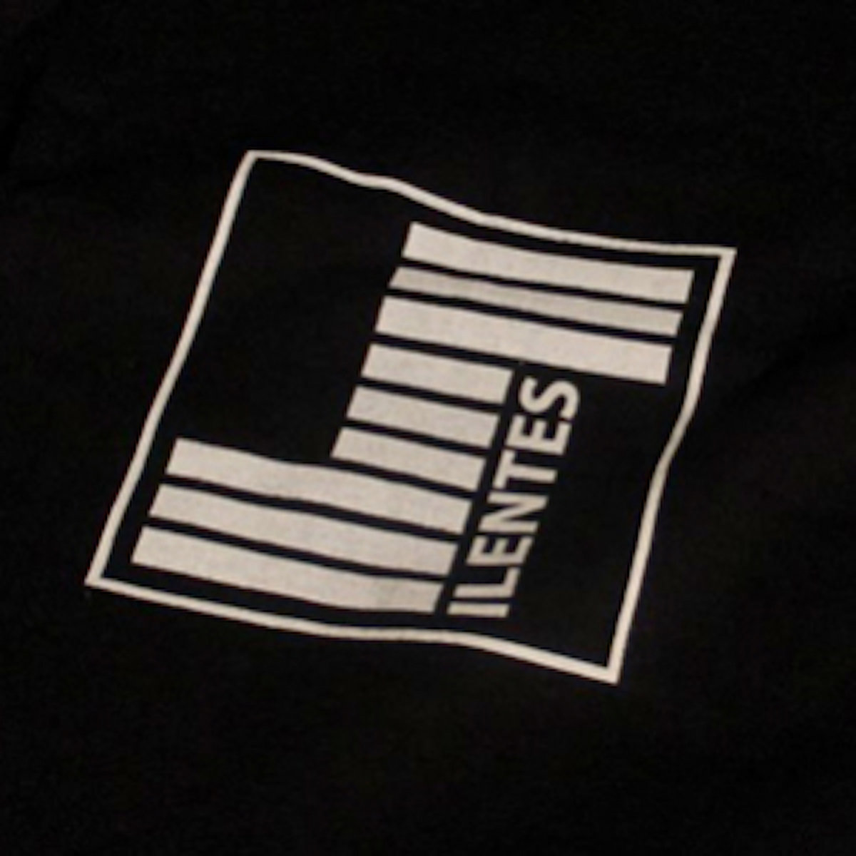 No buses ★会場限定 自主製作CD-Rデモ盤★2枚セット No buses 会場限定 自主製作CD-Rデモ盤 2枚セット｜Yahoo!フリマ