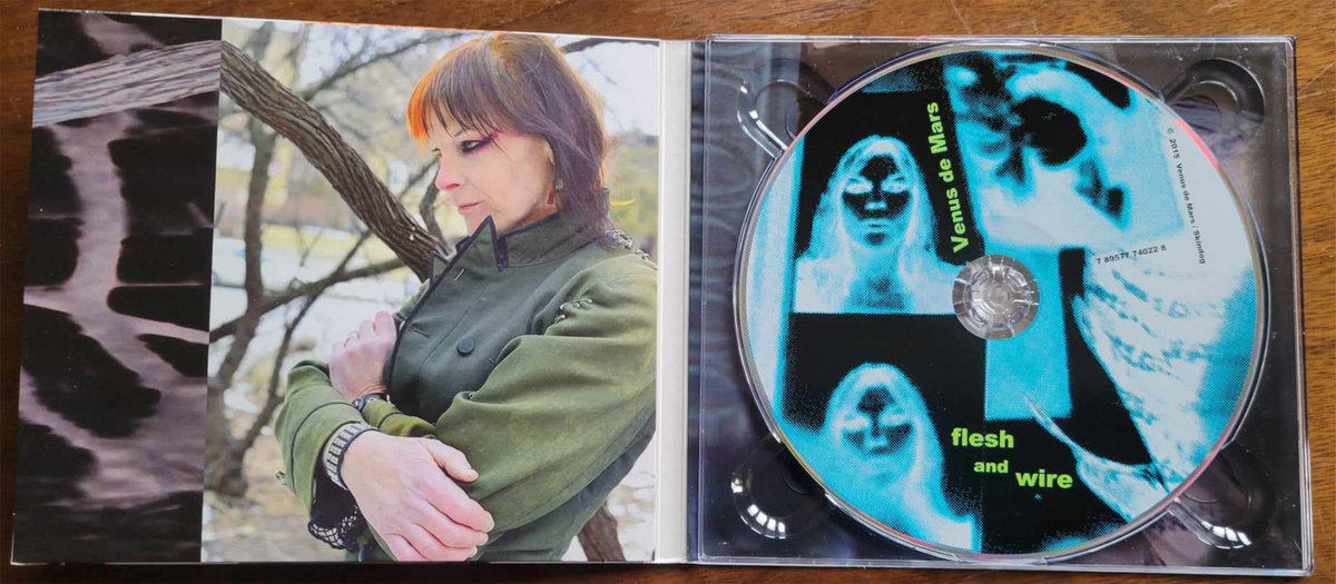 Flesh and Wire | Venus de Mars | Venus de Mars • Venus de Mars