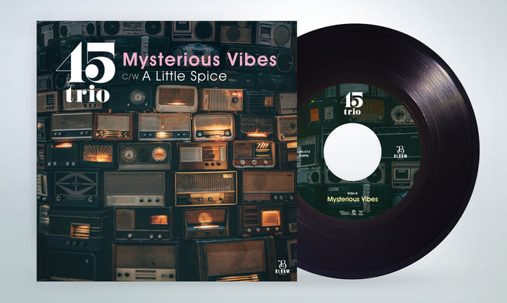 Mysterious Vibes / A Little Spice | 45trio
