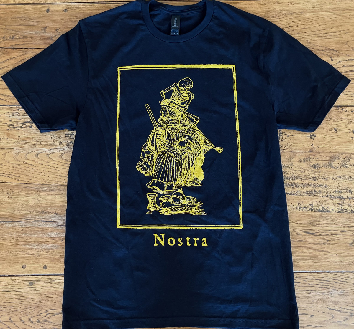 T shirt King in Yellow Nostra