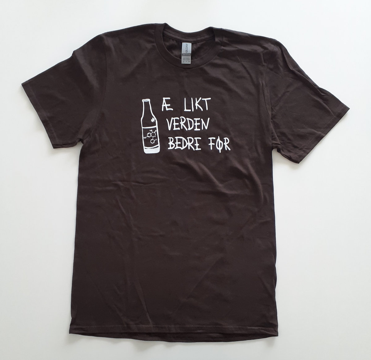 T-shirt "Æ likt verden bedre før" (dark chocolate)