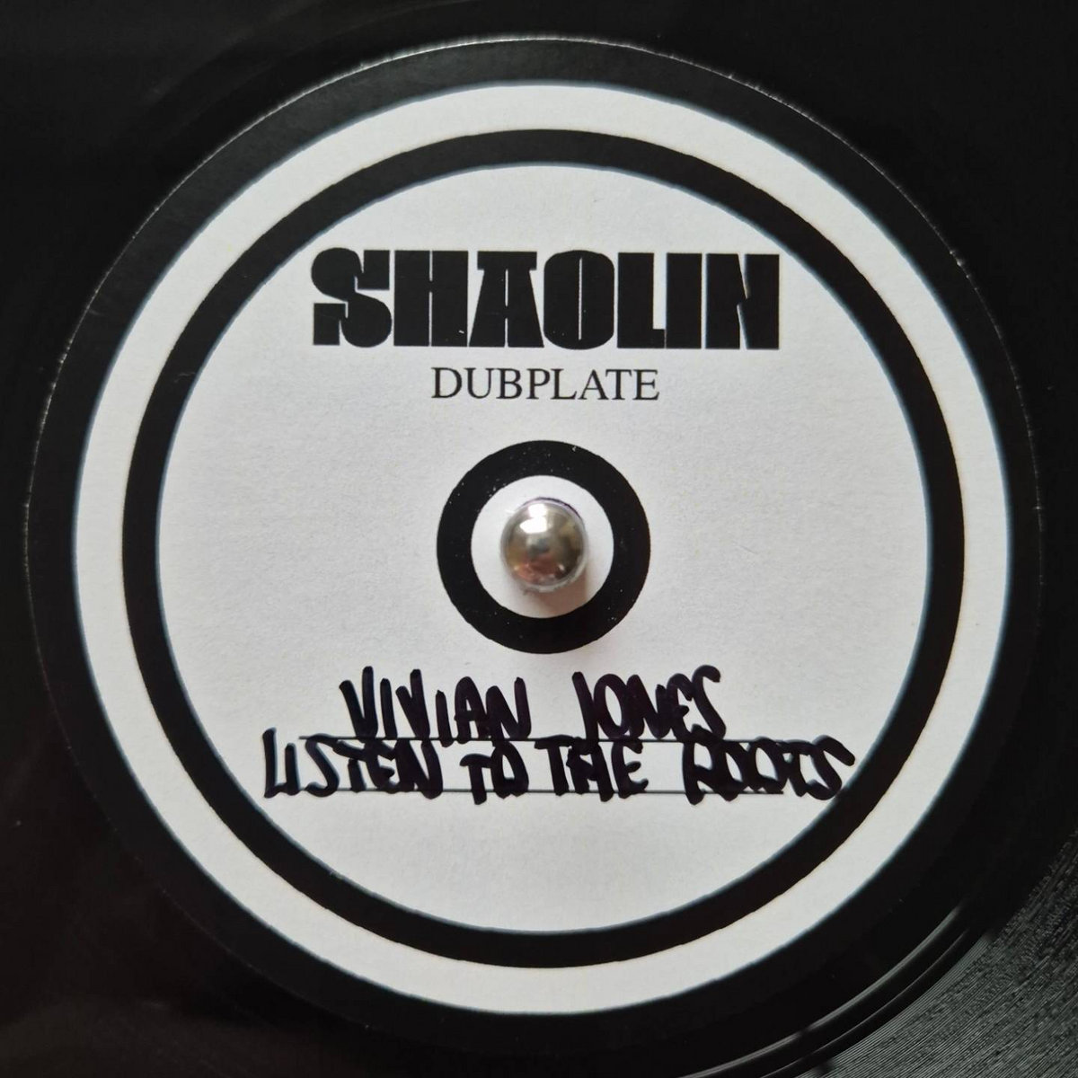 Vivian Jones - Listen To The Roots DUBPLATE MIX (Limited 7" Polyvinyl) (Shaolin Records)
