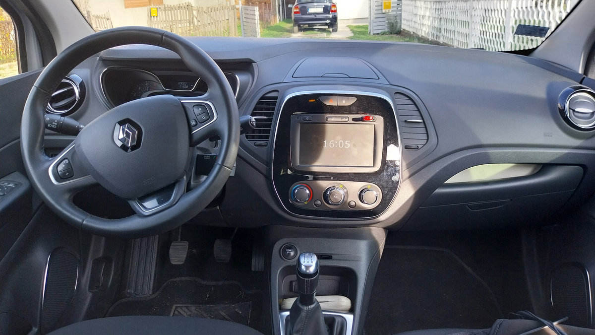 Renault Captur 2013 subcompact crossover SUV sport utility vehicle photo detail