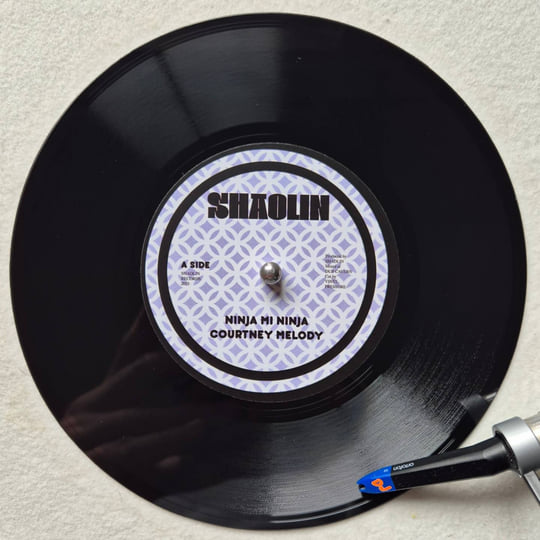 Courtney Melody - Ninja Mi Ninja (Limited 7
