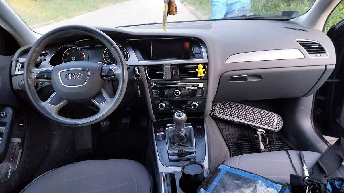 Audi A4 2012 large family car photo detail