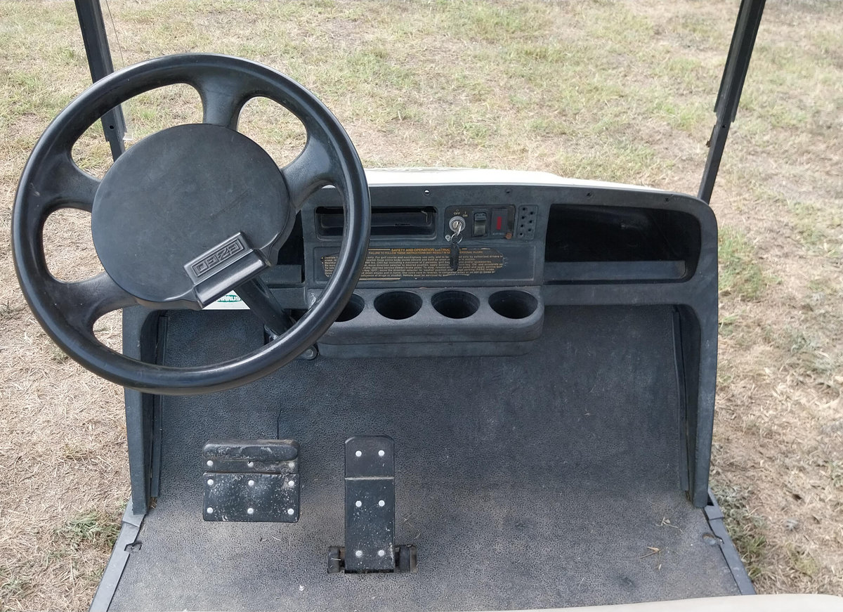 E-Z-Go TXT 1996 electric golf cart photo detail