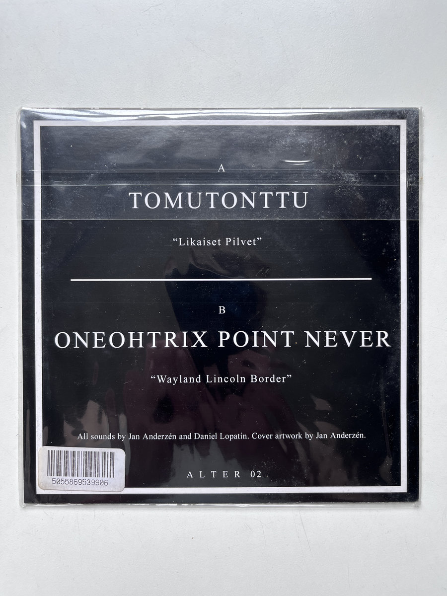 非売品‼️ ONEOHTRIX POINT NEVER 限定ZINE 205599-3.jpg