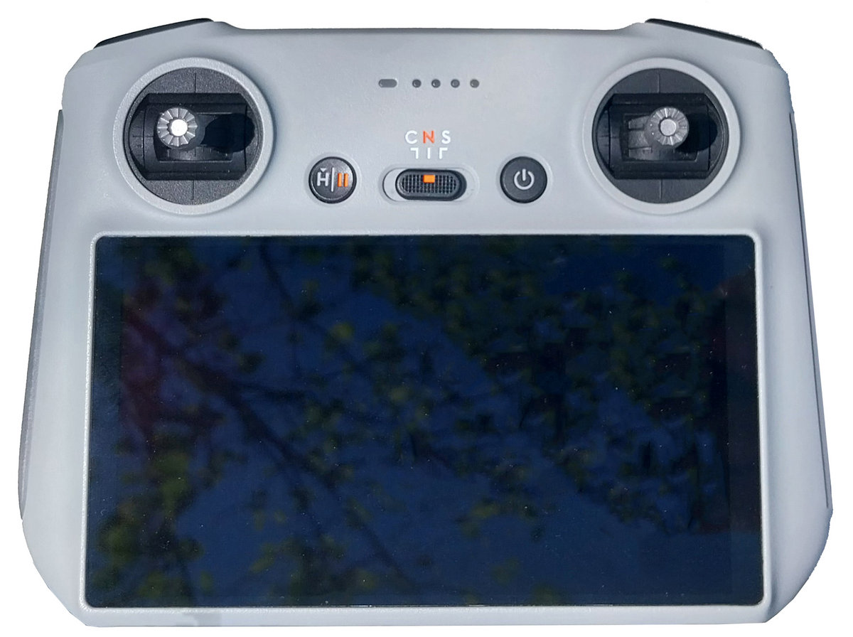 DJI Mavic 3 Pro 2023 UAD uncrewed aerial vehicle drone quadcopter photo detail
