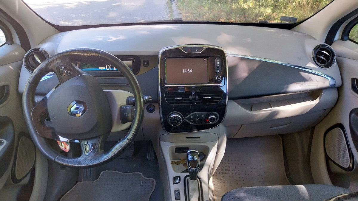 Renault Zoe 2013 electric subcompact supermini car photo detail