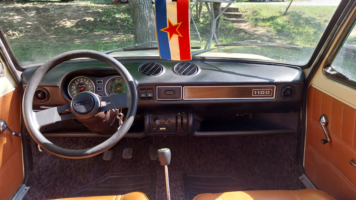 Zastava 101 1971 compact car photo detail