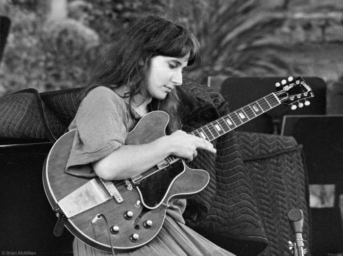 新品未開封 \"Cookin' at the 〜\" Emily Remler Amazon.com: Cookin' At The Queens: Live In Las Vegas 1984