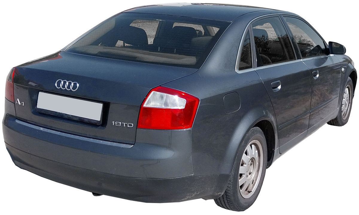 Audi A4 2000 large family car photo detail