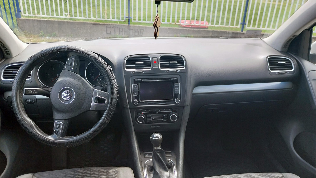 Volkswagen Golf 2008 Compact Car photo detail