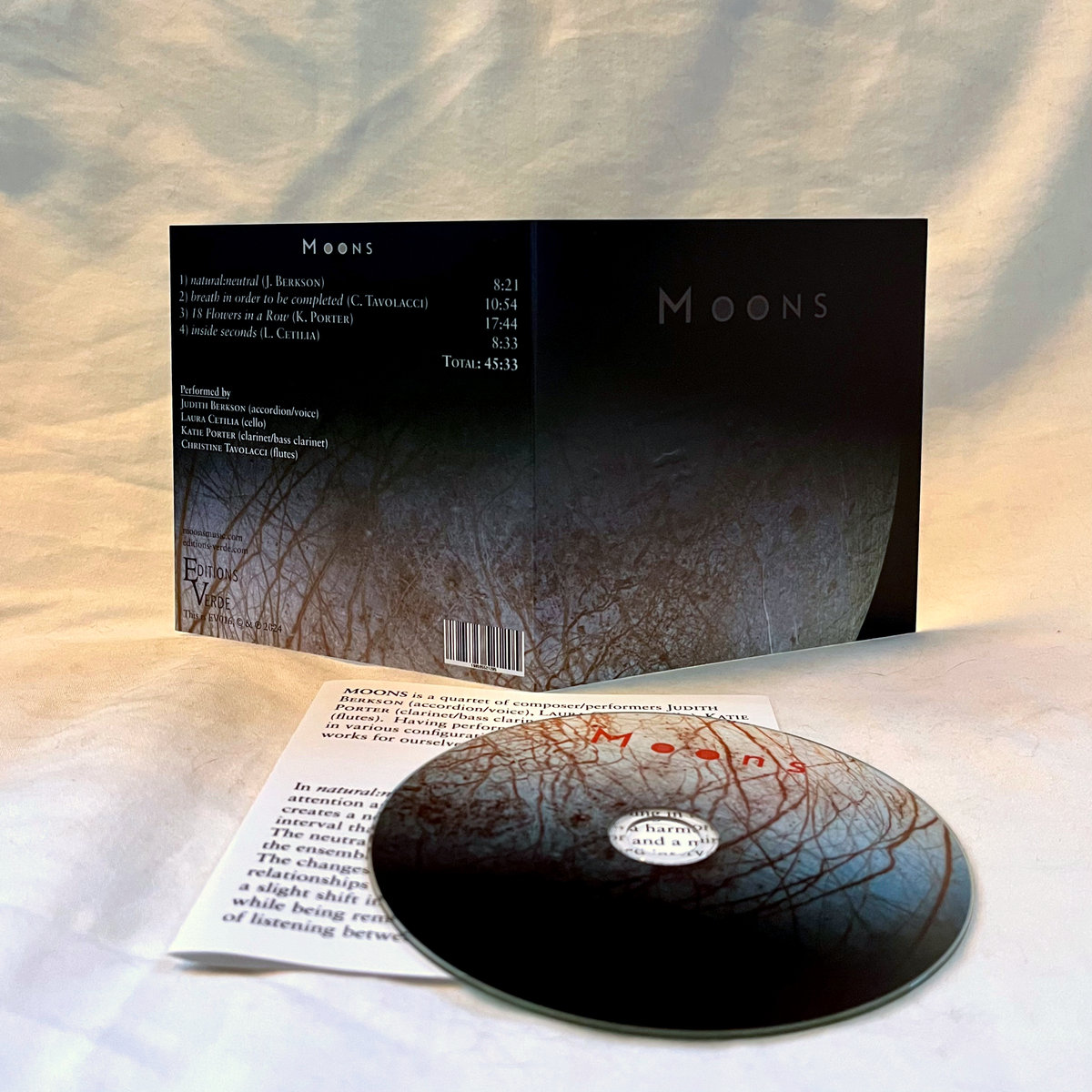 EV016: Moons | Moons | Editions Verde