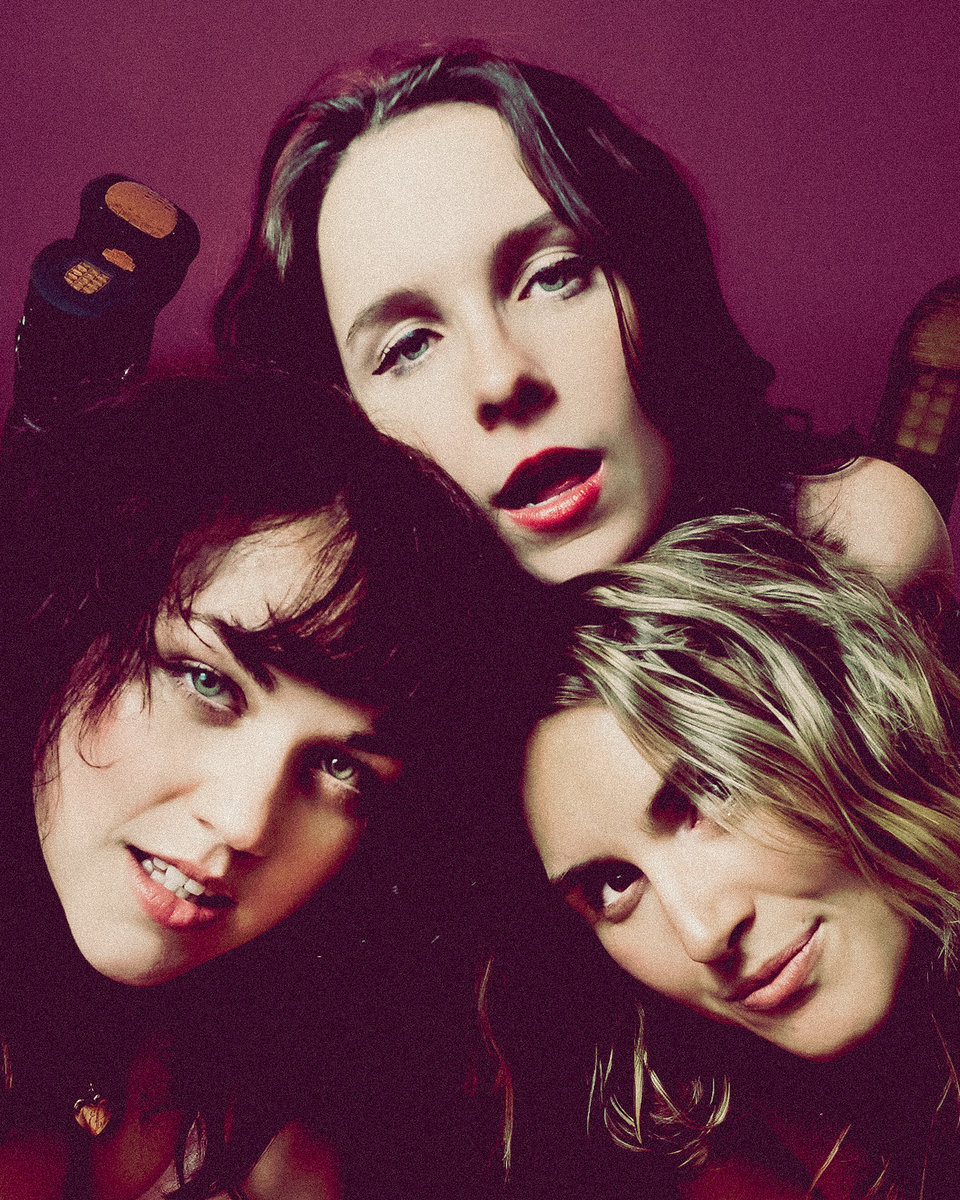 Amanda and 4 friends omegle