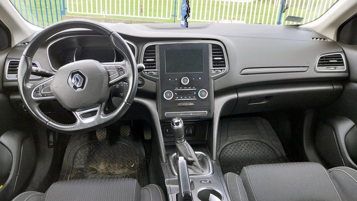 Renault Megane 2016 compact car photo detail