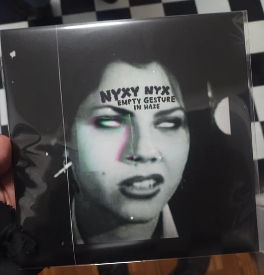 EMPTY GESTURE b/w IN HAZE | nyxy nyx