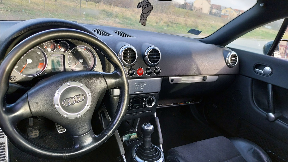 Audi Tt 1998 Sports Car photo detail