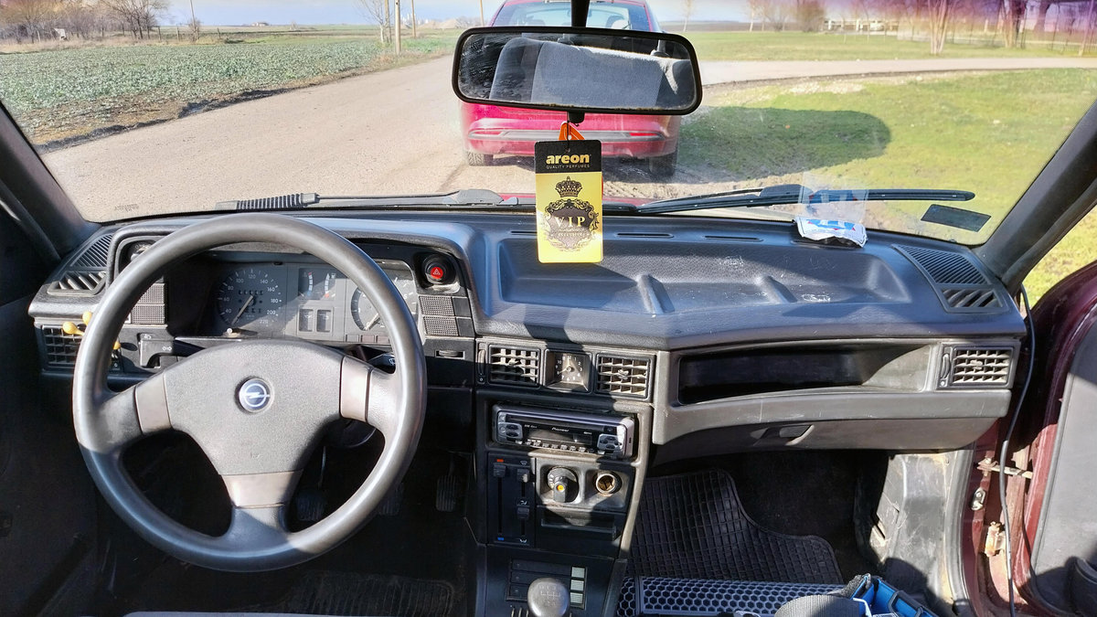 Opel Kadett E 1984 compact car photo detail