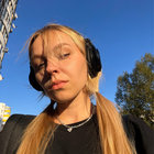 julieisjulie795 thumbnail