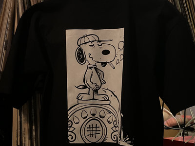 Snoopy Peeing Shirt | BXL UNDERGROUND