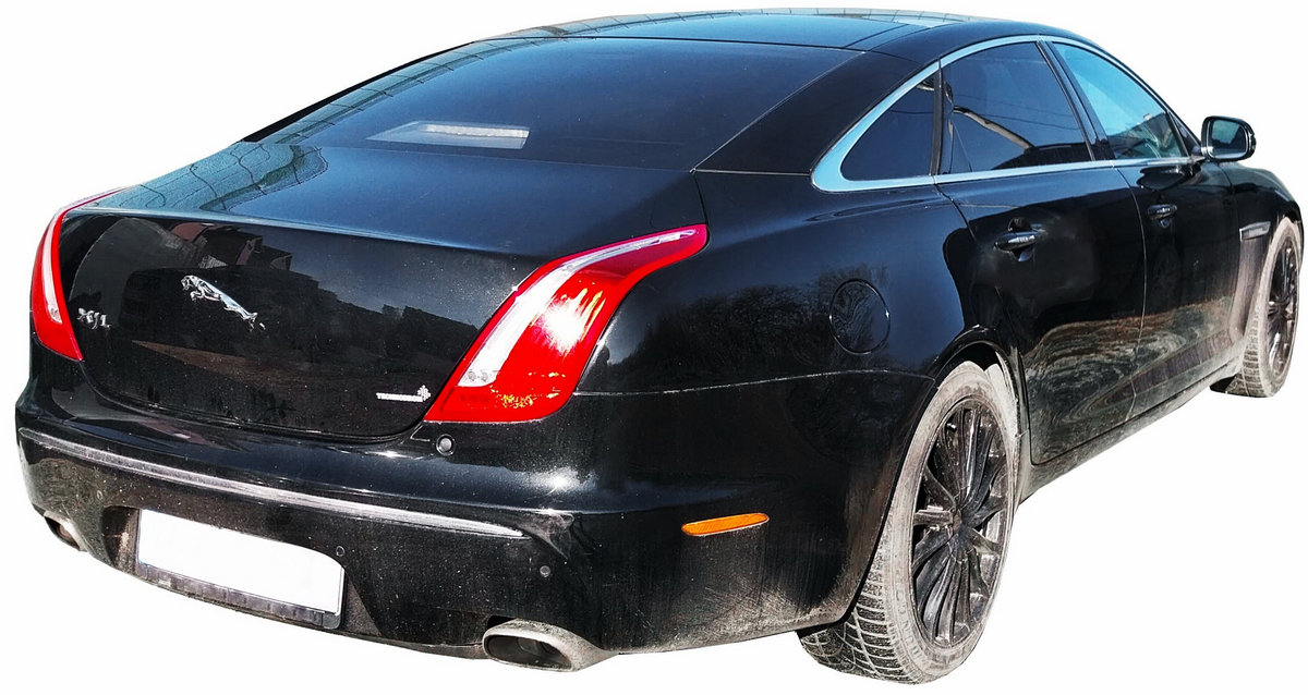 Jaguar XJ 2010 full size car photo detail