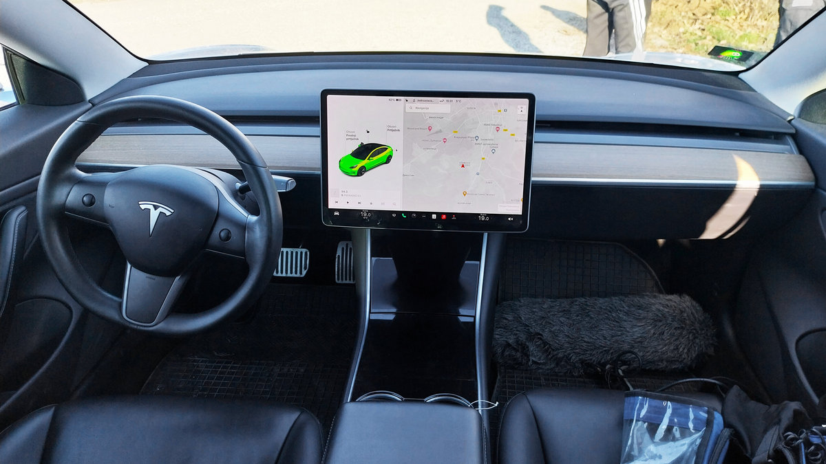 Tesla Model 3 2017 electric large family car photo detail