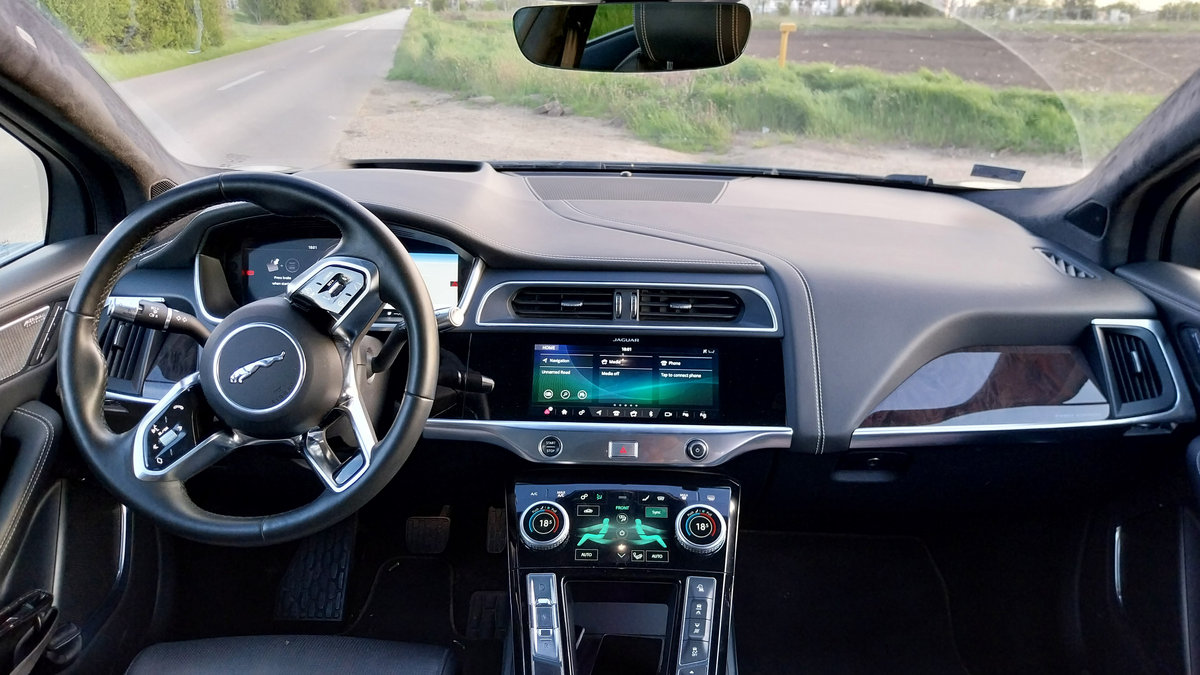 Jaguar I-Pace 2018 electric compact crossover SUV sport utility vehicle photo detail