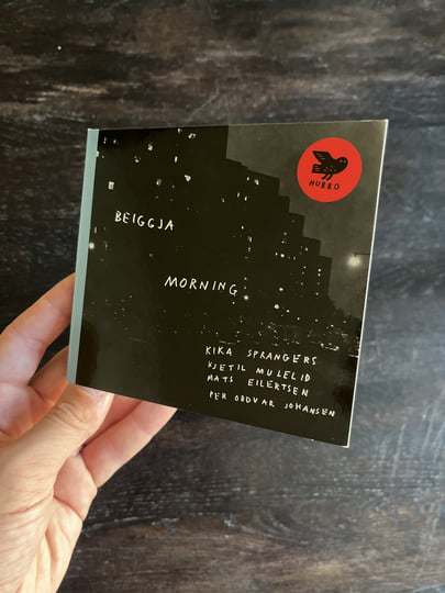 Troyeschina shahrida 200 UAH uchun mashinada Blowjob Alisin Sterling