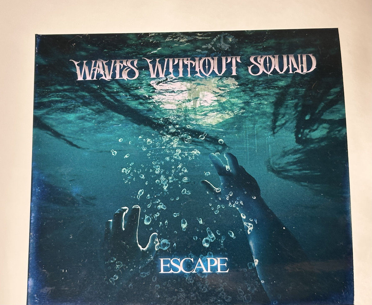 ESCAPE | WAVES WITHOUT SOUND
