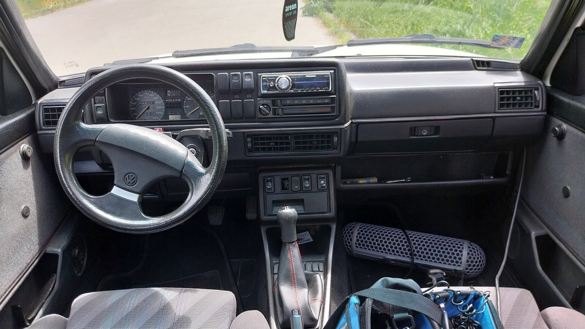 Volkswagen Golf 1983 compact car photo detail