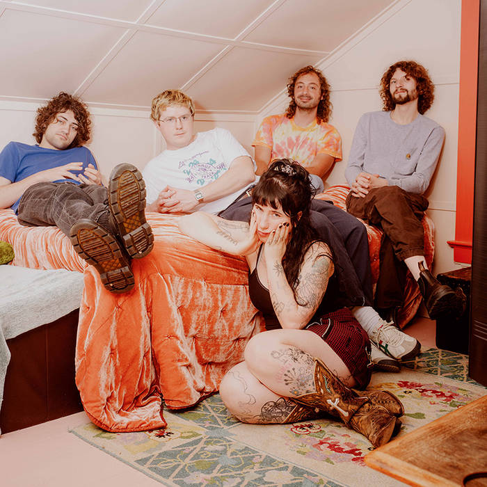 WEDNESDAY ウェンズデー BLEEDS ブリーズ Wednesday - Bleeds