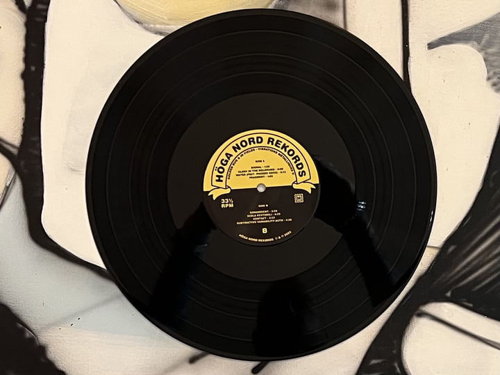 HNRLP035: Vibrations Métalliques II | Golden Bug & In Fields