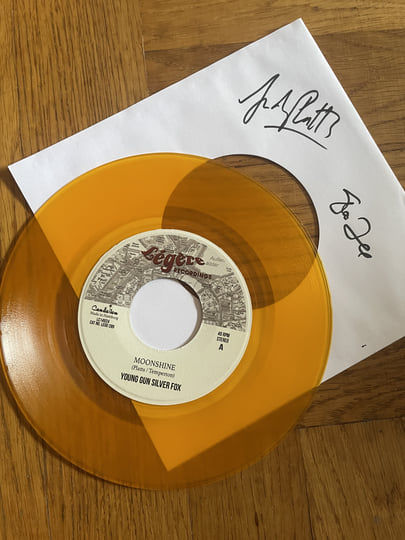 Moonshine | Young Gun Silver Fox | Légère Recordings / Mr