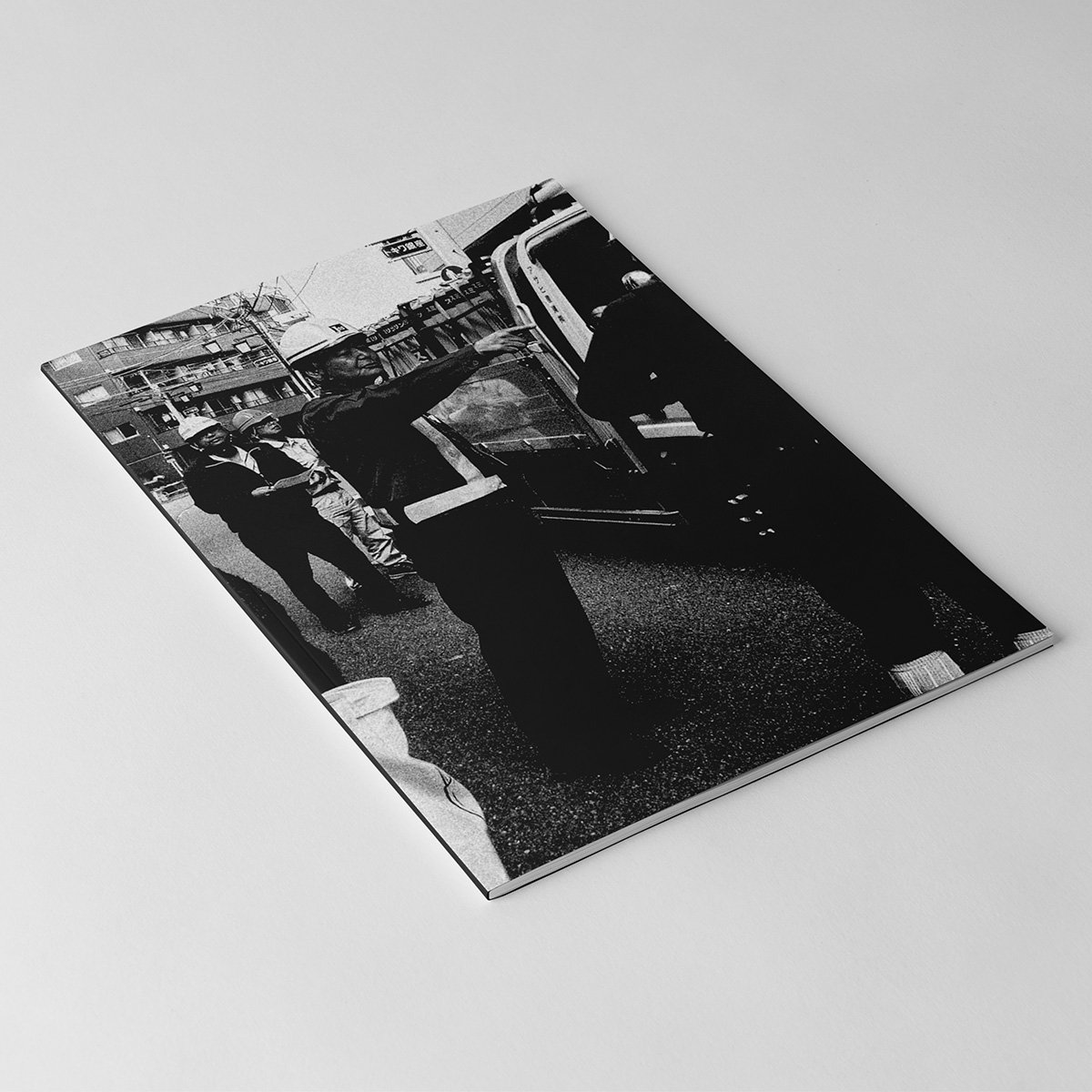 限定！ BooHooray 写真プリント ZINE MoMAPS1 アート Hagaki 葉書 – Photo Zine (Riso-printed) | FloFilz