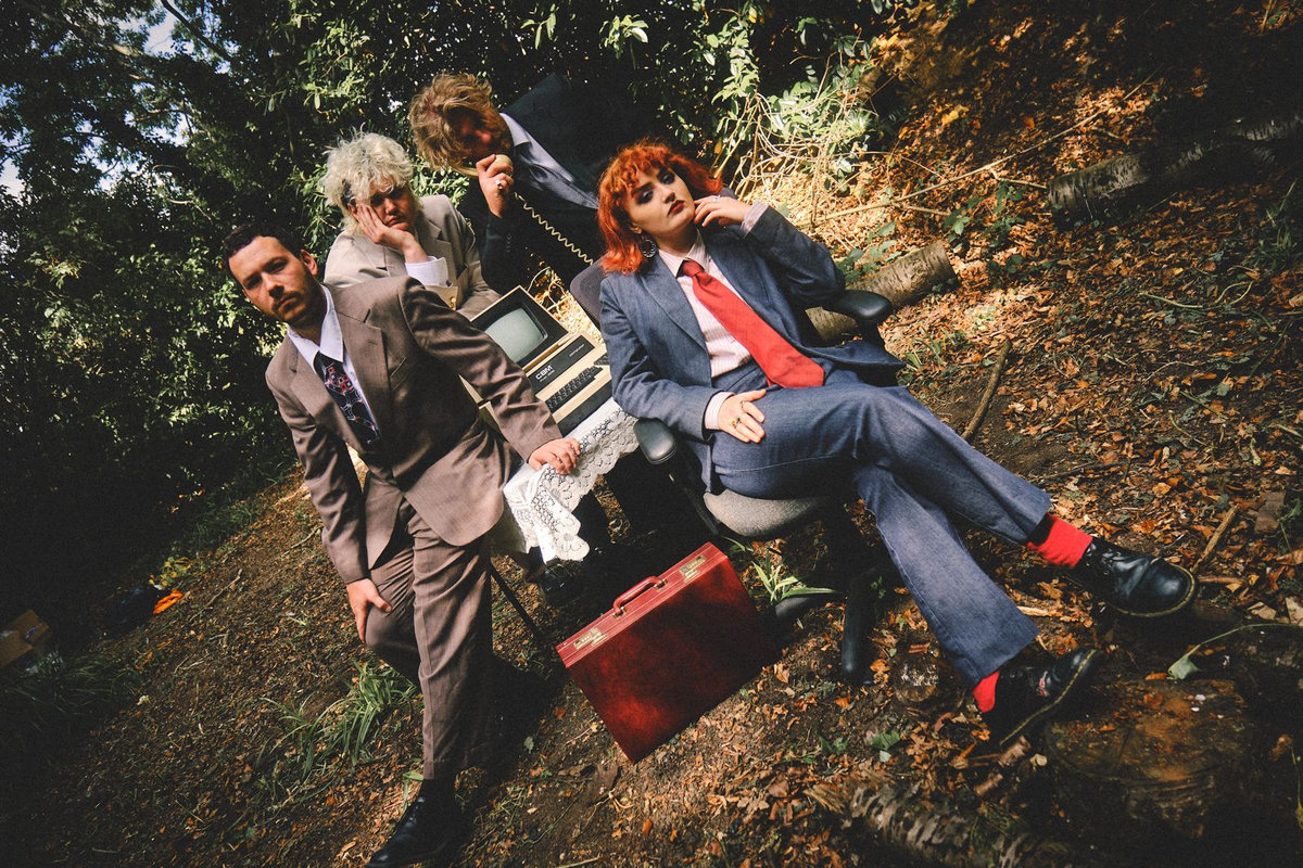 End Scene | She's In Parties