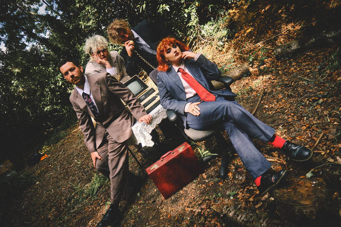 End Scene | She's In Parties