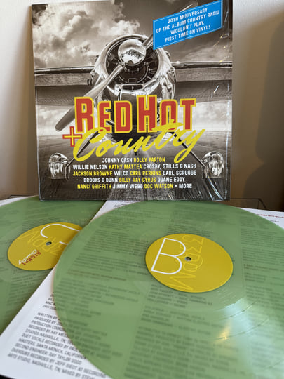 Red Hot & Country (includes exclusive Live From The Ryman