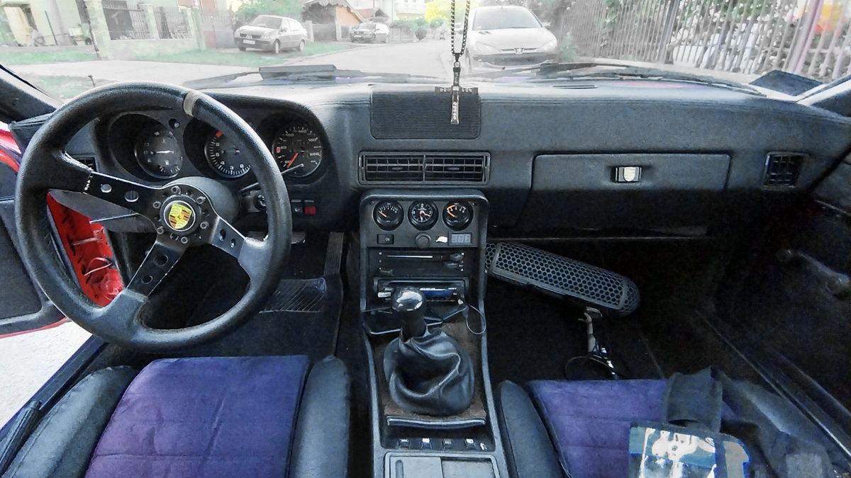 Porsche 924 1976 sports car photo detail
