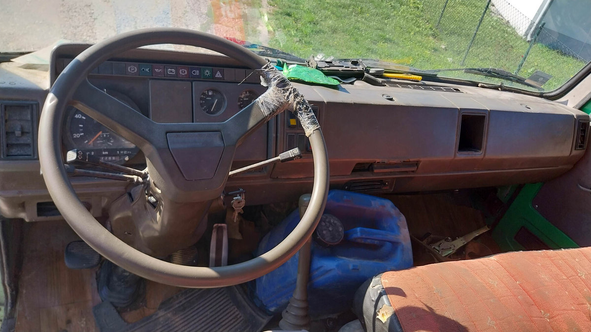 Zastava 645 Zeta 1988 truck photo detail