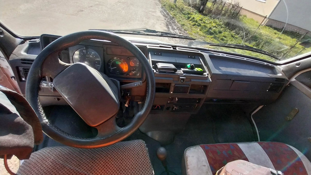 Zastava New Rival 2000 truck photo detail