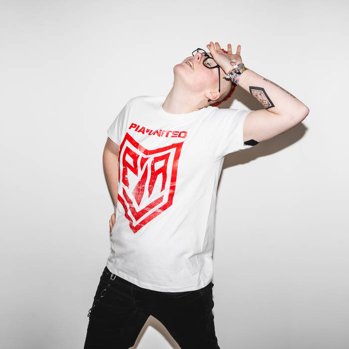 Pia United "Logo" weiß Unisex