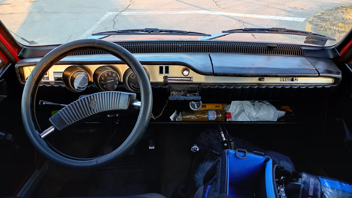 Renault 12 1969 compact car photo detail